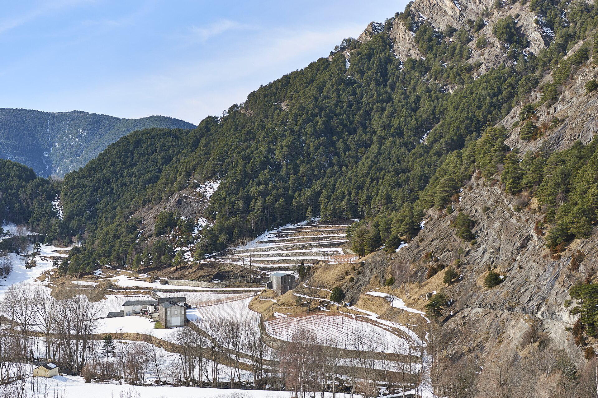 Paisagem de inverno em Ordino Arcalís para atividades na neve