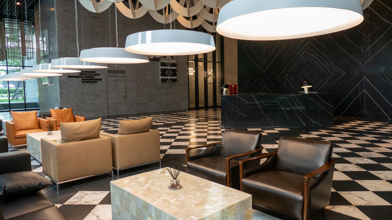 Interior elegante de hotel para comparar alojamentos em Andorra
