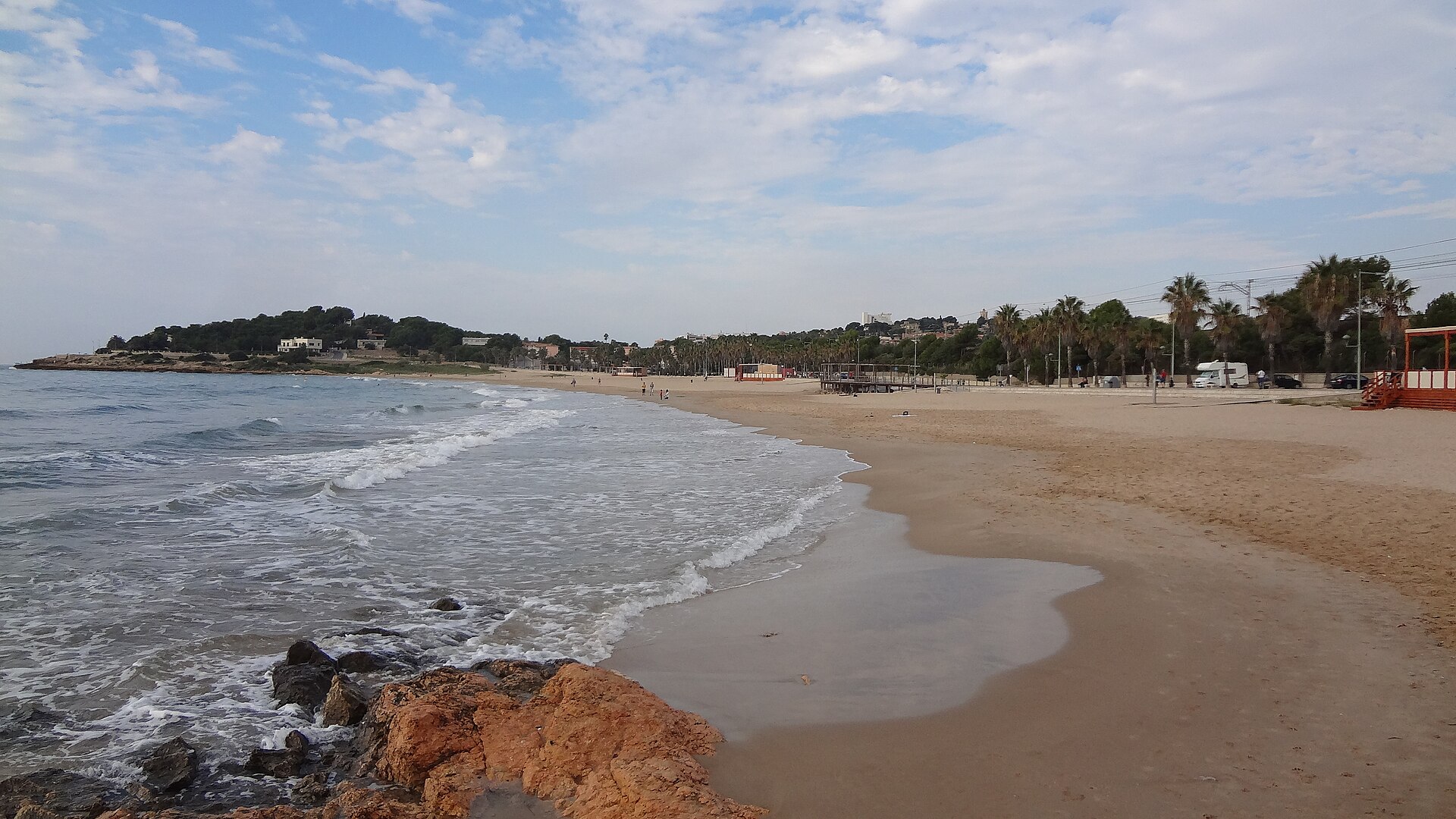Praia de l’Arrabassada vista da sua extremidade oriental em Tarragona