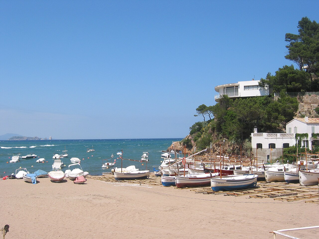 Arenal y frente costero de Sa Riera, en Begur