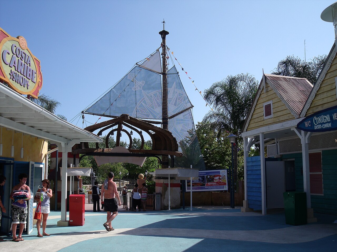 Pórtico de entrada de Caribe Aquatic Park, en PortAventura World