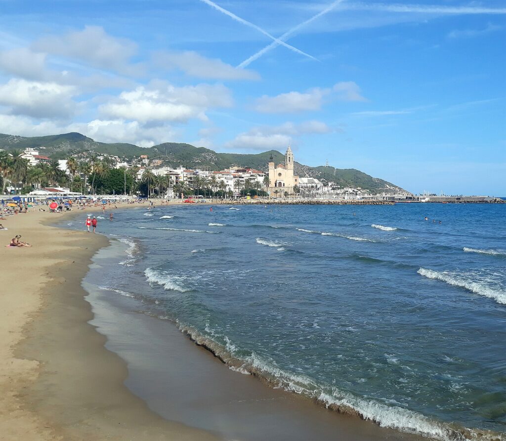 Sitges: playas, qué ver y cómo llegar desde Barcelona