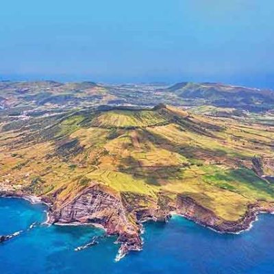 Paisaje de la isla Graciosa en las Azores, conocida como Isla Blanca