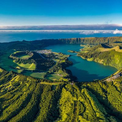 Paisagem verde da ilha de São Miguel nos Açores