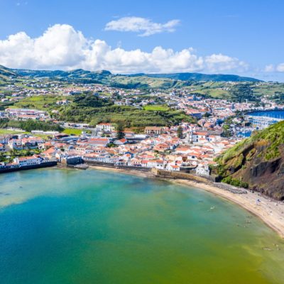 Praia de Porto Pim na ilha do Faial, Açores